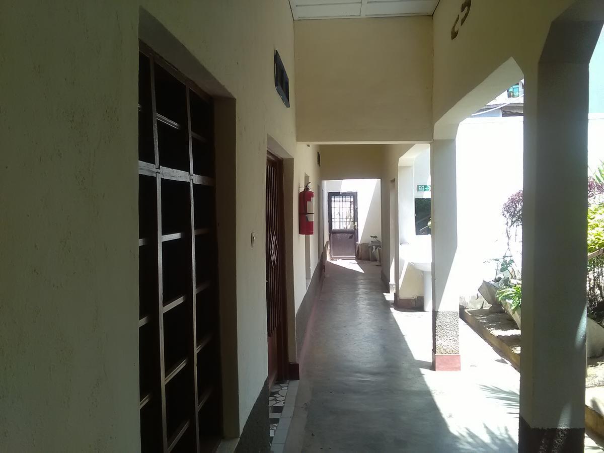 Gloria Motel Cyangugu Экстерьер фото