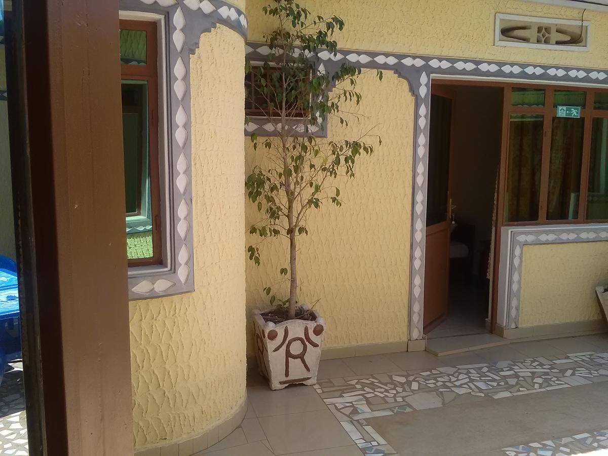 Gloria Motel Cyangugu Экстерьер фото