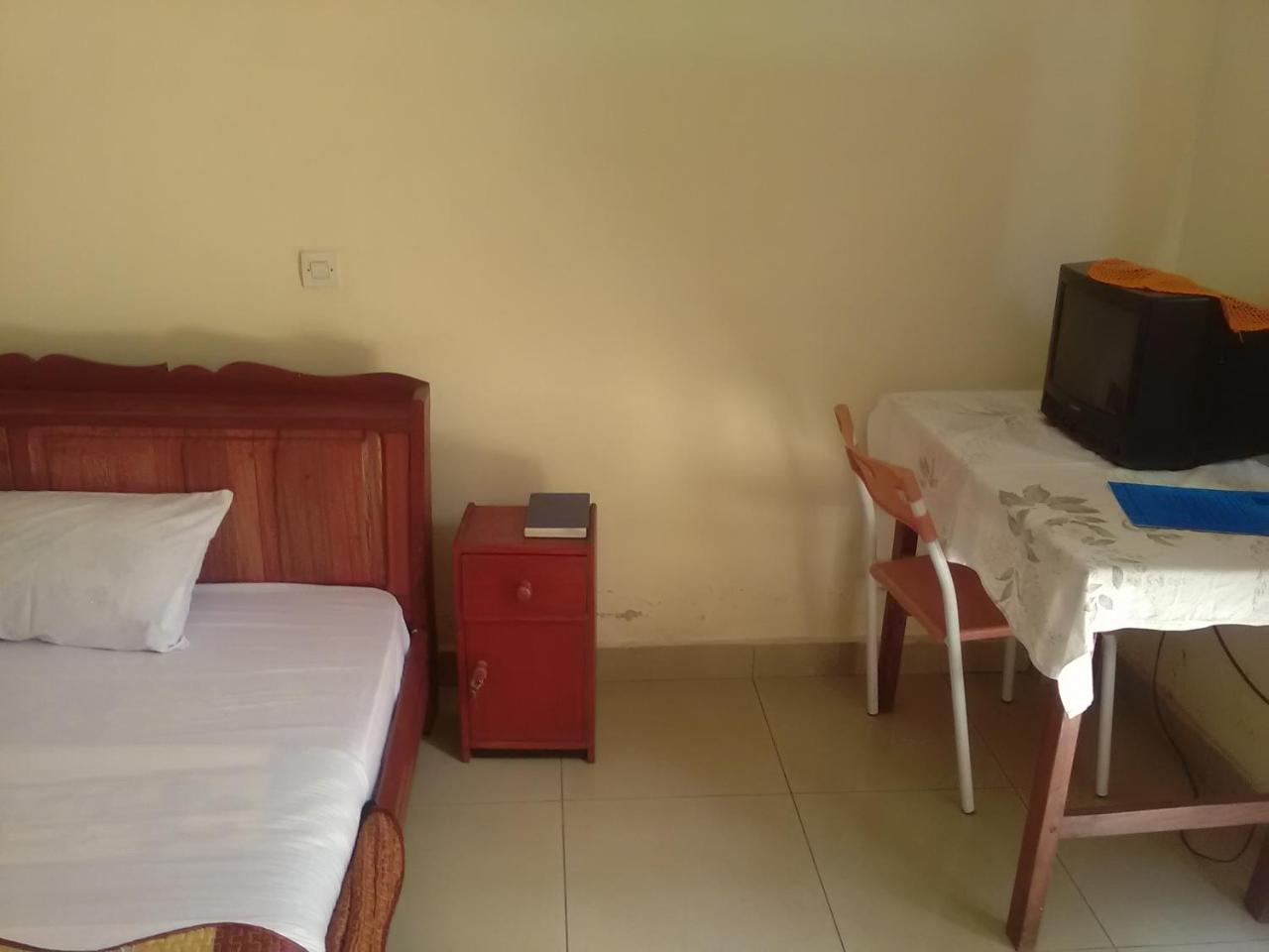 Gloria Motel Cyangugu Экстерьер фото